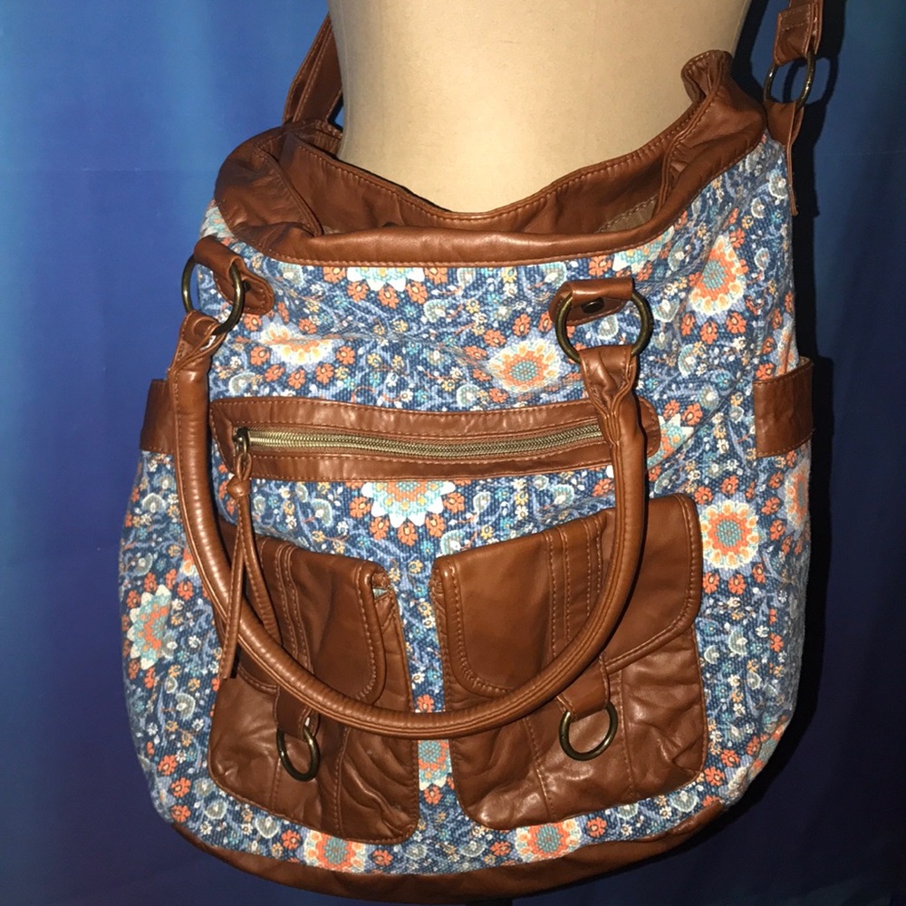 Perfect fall purse. Messenger strap.